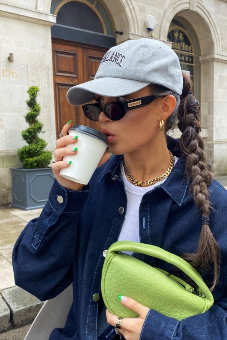 Hat editorial look
